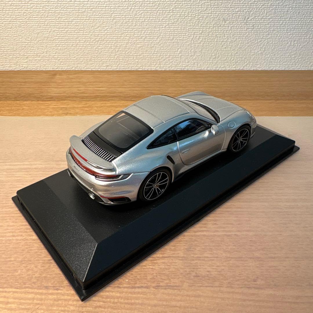 ミニチャンプス　ポルシェ 911 Turbo S 1/43 ミニカー シルバー