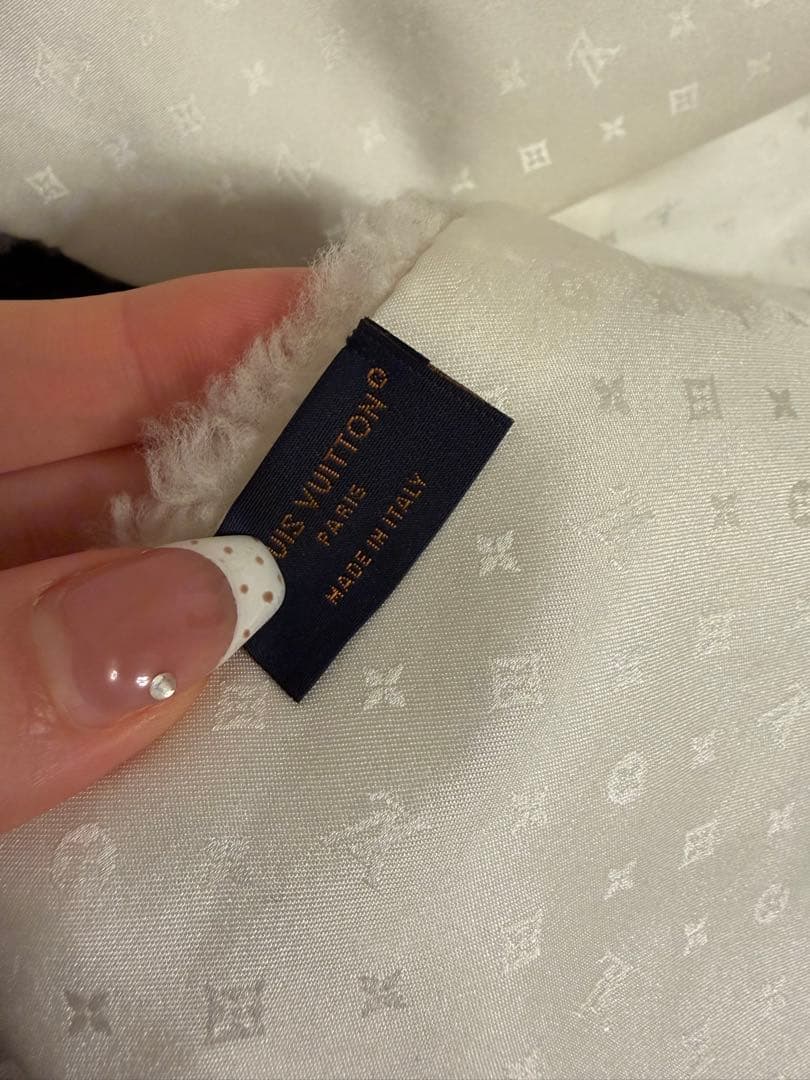 LOUIS VUITTON エシャルプ ネバーフリーズ シャーリング