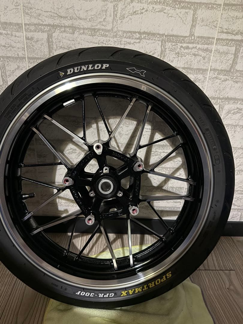 Z900RS 純正ホイール