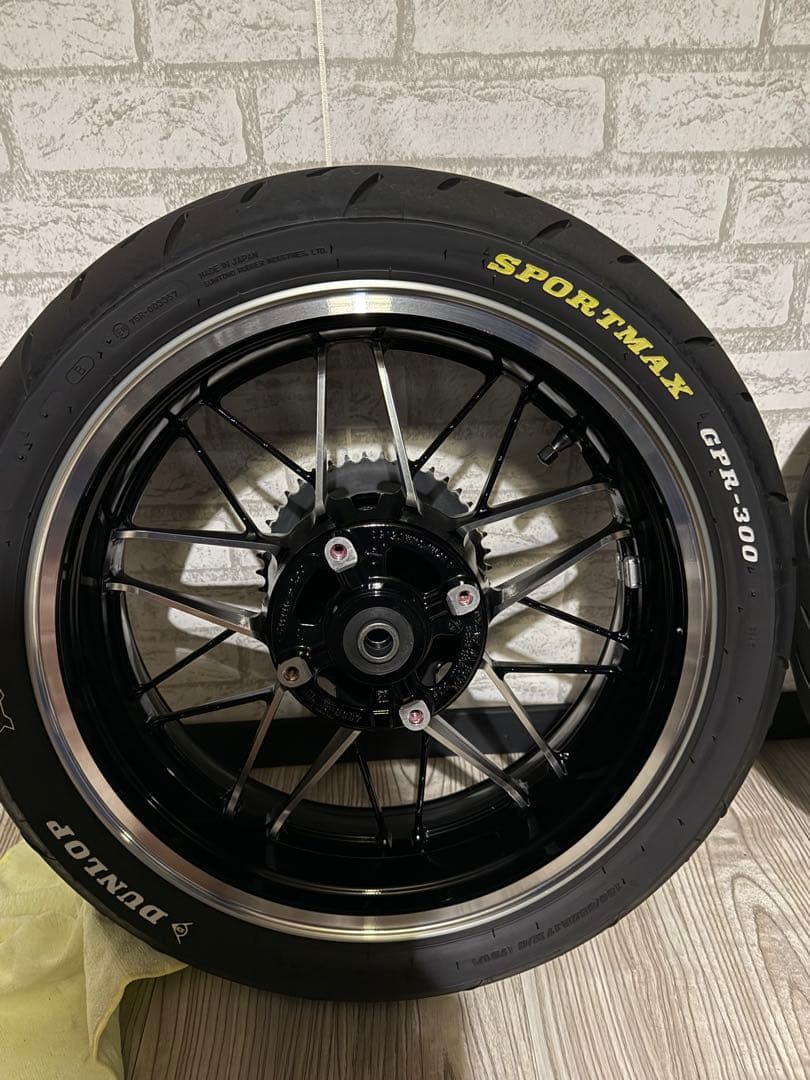 Z900RS 純正ホイール