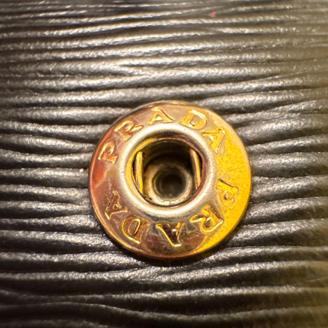 PRADA 二つ折り財布　1M1225