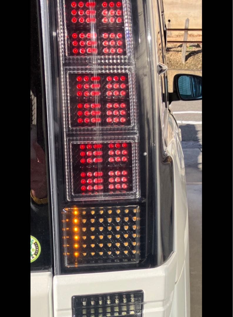 80系　ヴォクシー　純正加工テールランプ　難あり　ノア　エスクワイア