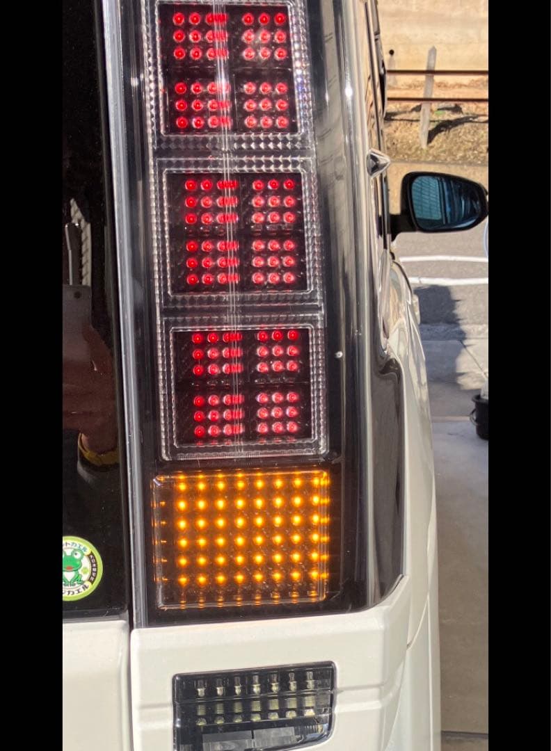 80系　ヴォクシー　純正加工テールランプ　難あり　ノア　エスクワイア