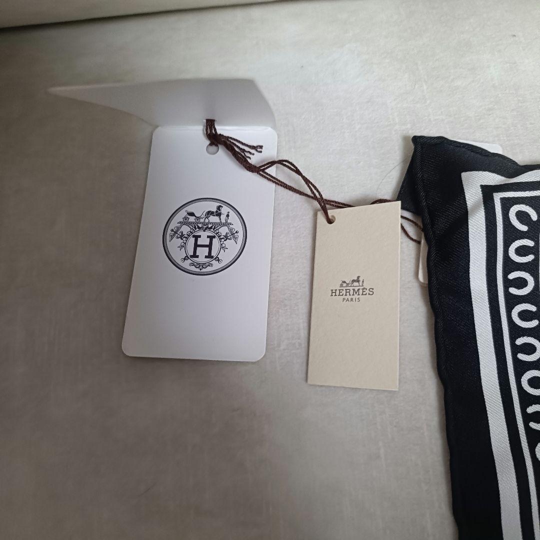 【新品未使用タグつき】エルメス　スカーフ　カレ　55 シルク　ブラック×ホワイト