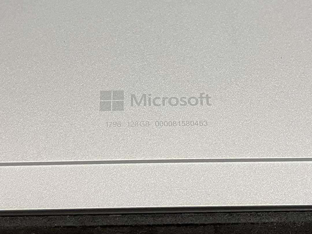Microsoft Surface Pro5 本体 + キーボード