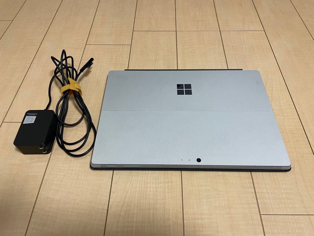 Microsoft Surface Pro5 本体 + キーボード