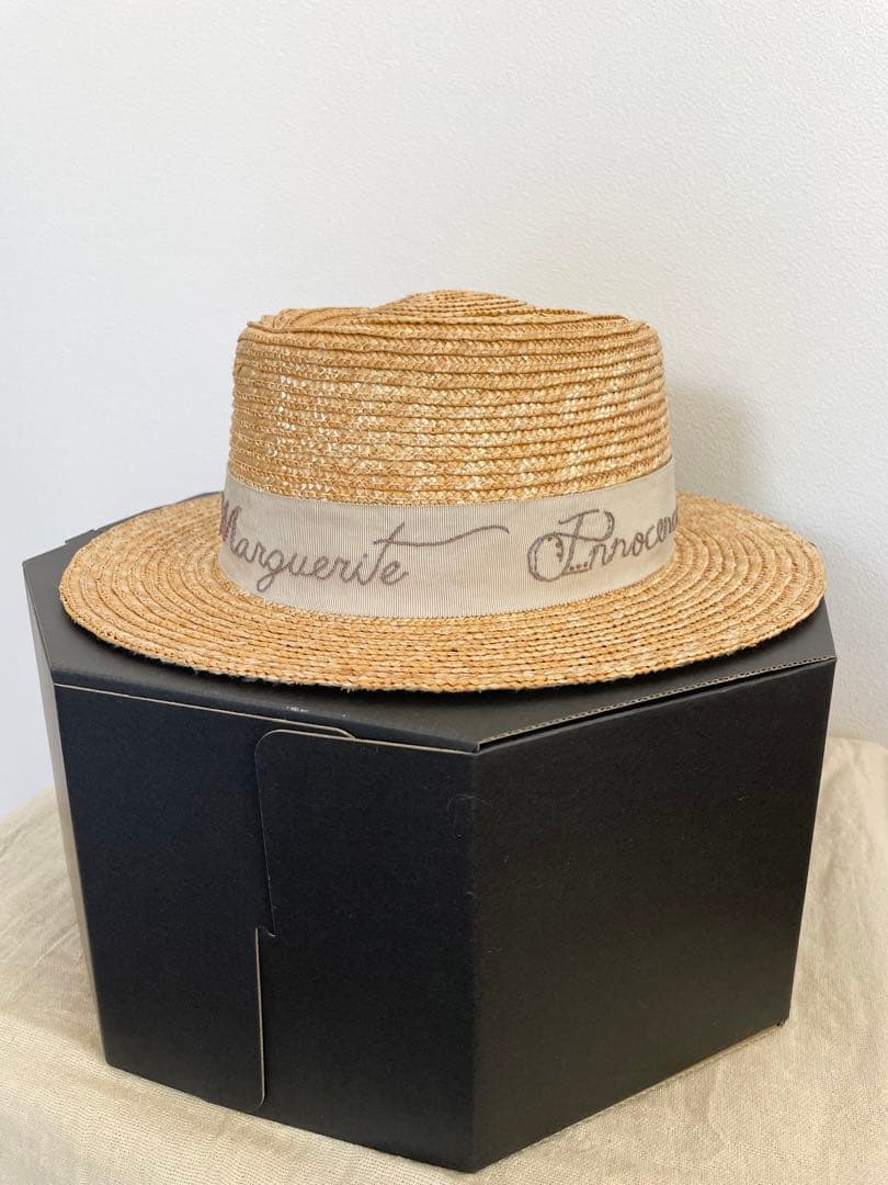 【新品未使用】箱付poritrie さん刺繍リボンむぎわら帽子