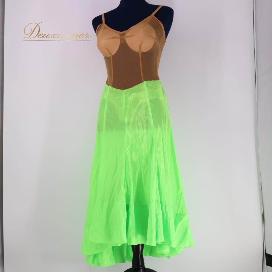 【ダンス衣装】グリーン インナー ワンピース 緑 ベージュ 胸パッド レオタード