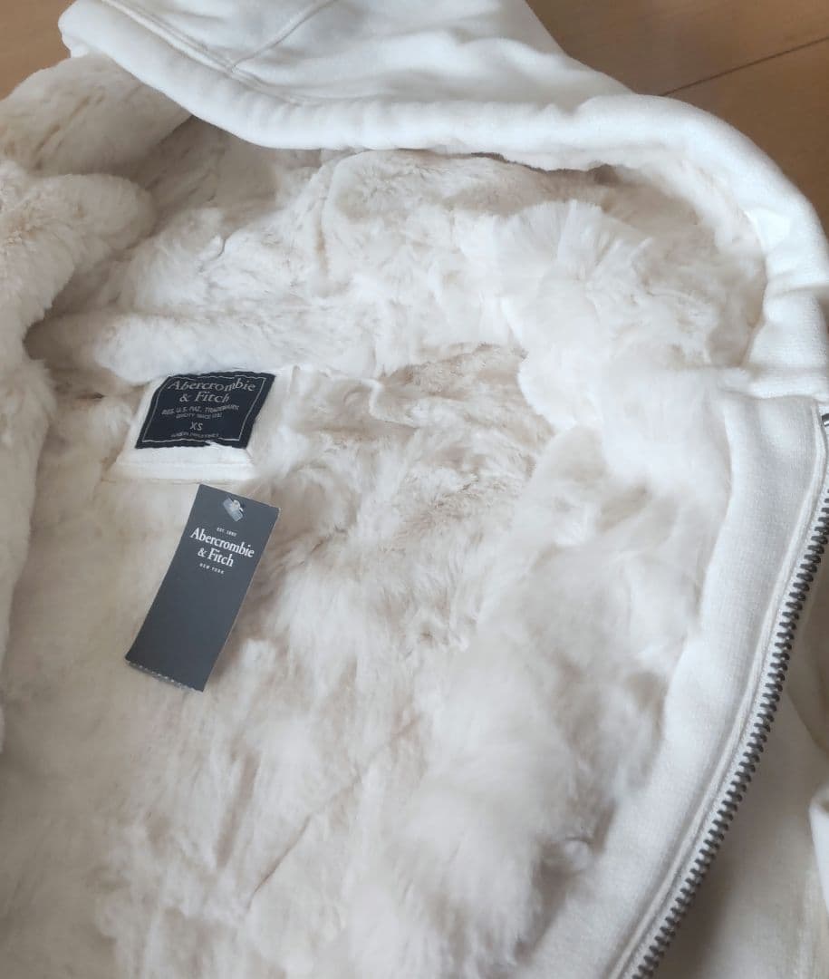 未使用 Abercrombie ホワイトボアパーカー XS