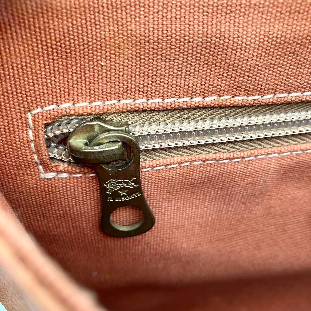 美品　イルビゾンテ　ショルダーバッグ　レザー　シボ革　ロゴ刻印　ブラウン