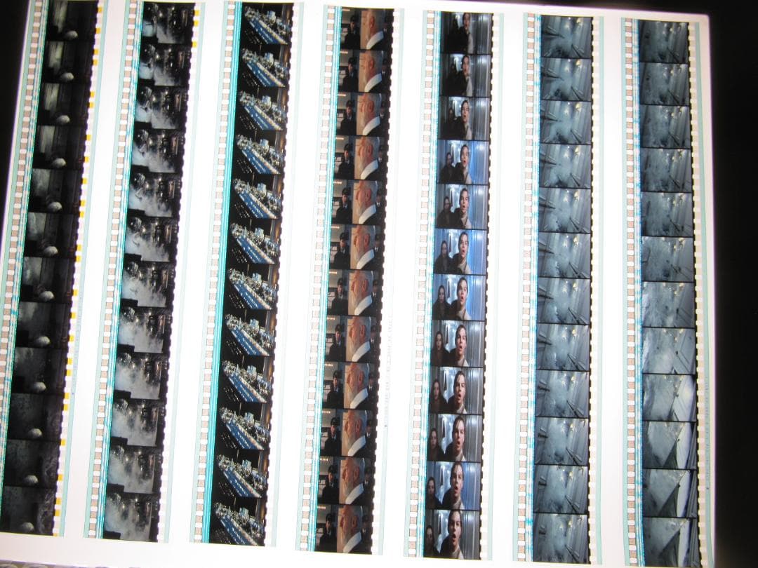 タイタニック35㎜フィルム12コマ×126枚合計1512コマ アルバム入