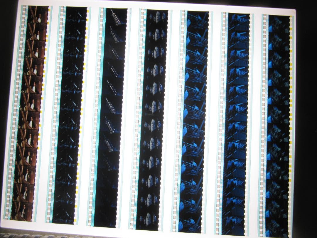 タイタニック35㎜フィルム12コマ×126枚合計1512コマ アルバム入