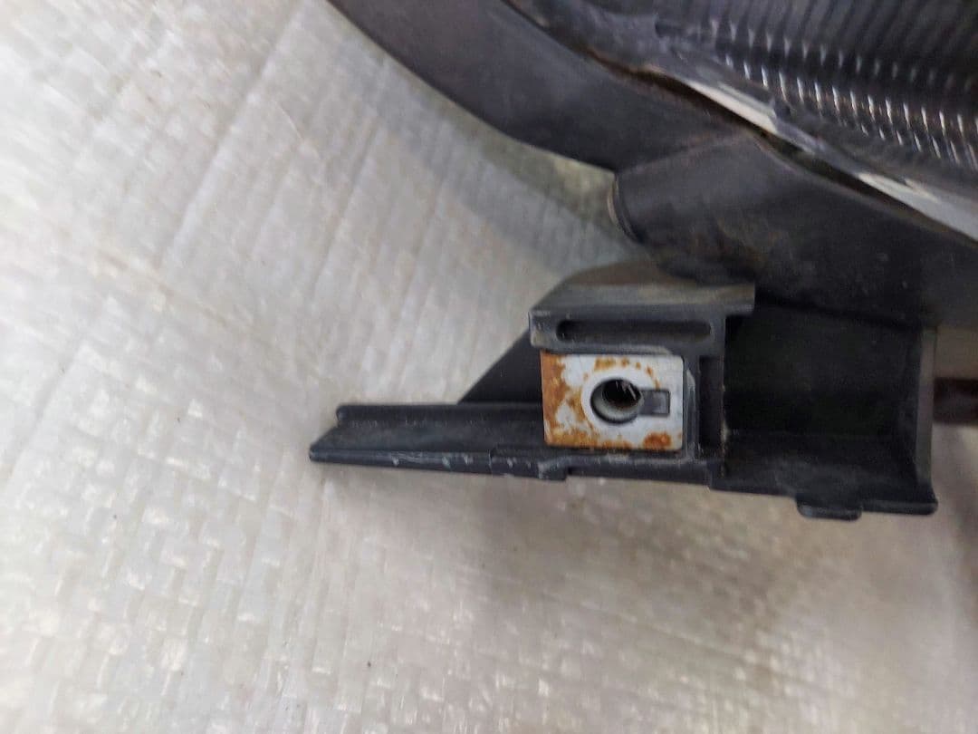 トヨタ　ヴォクシー　右ヘッドライト　80系