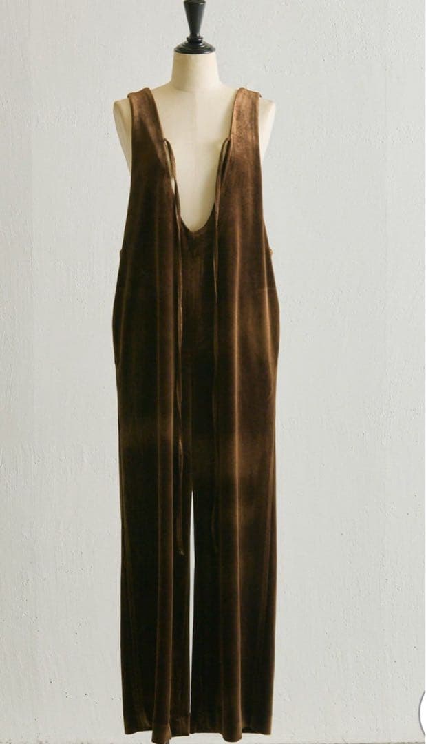 今季秋冬店頭商品⭐︎イアパピヨネ ⭐︎ベロアサロペット⭐︎新品未使用