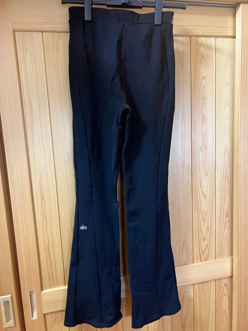 alo yoga レギンス　フレア　yogaウェア