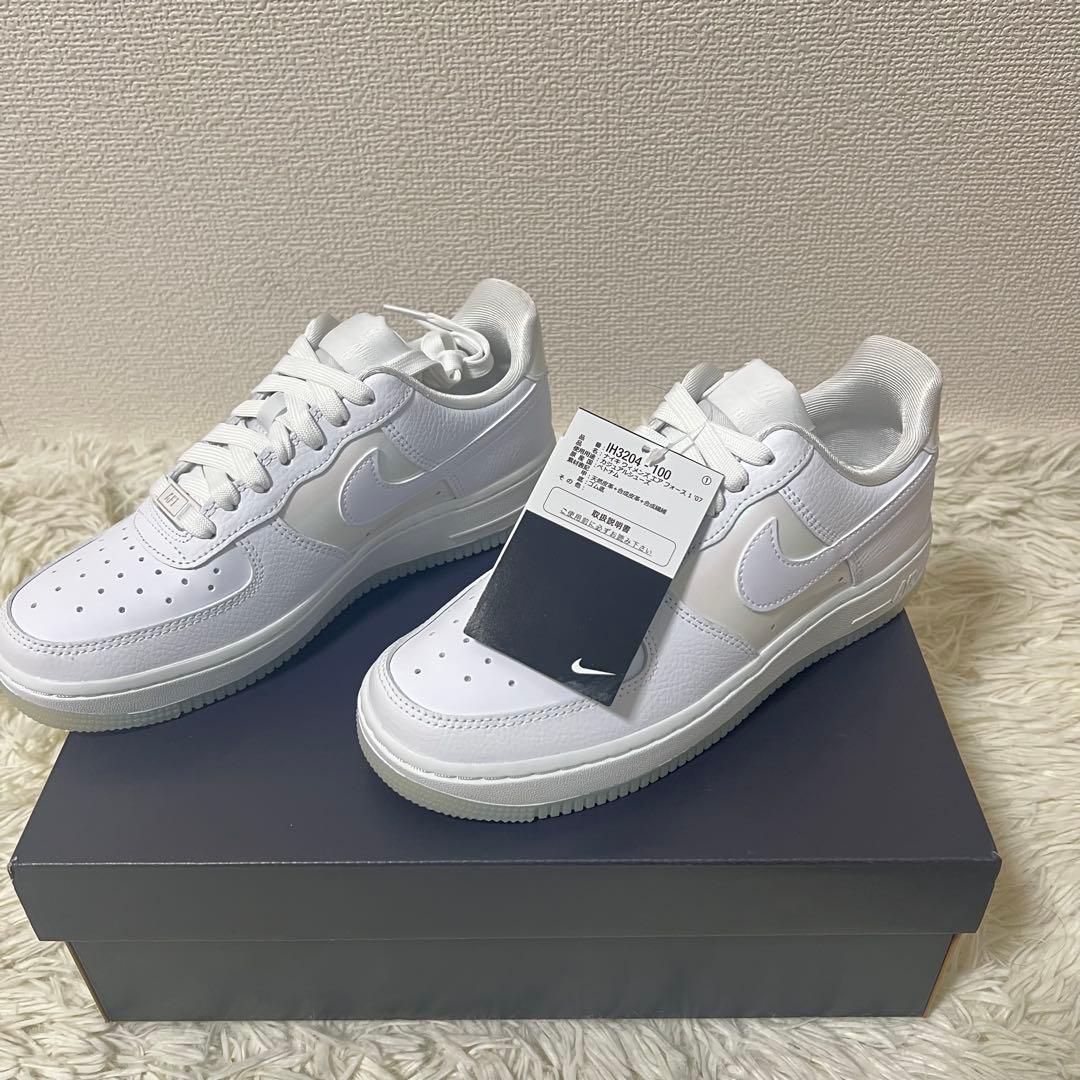 新品　未使用Nike Women's Air Force 1 '07 White