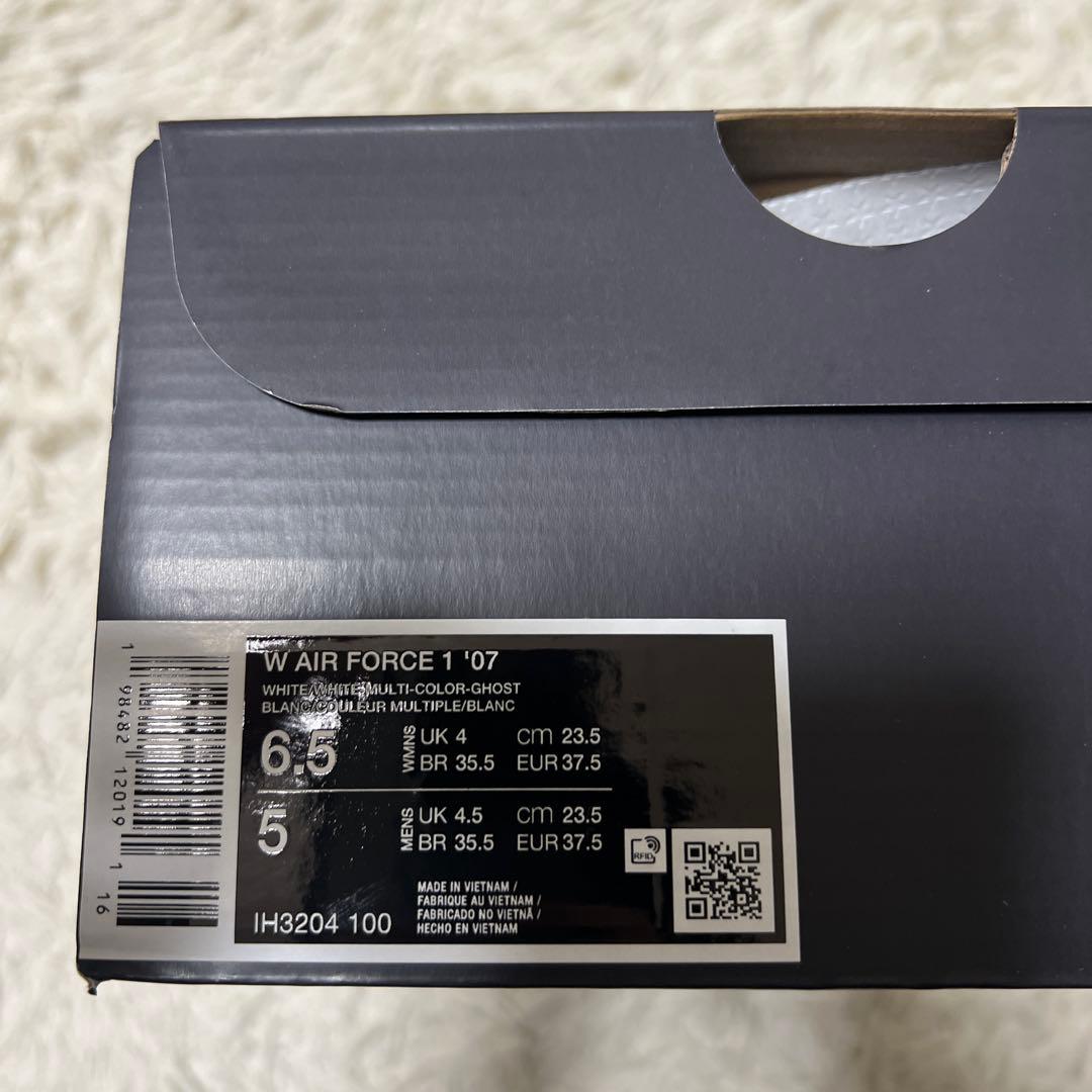 新品　未使用Nike Women's Air Force 1 '07 White
