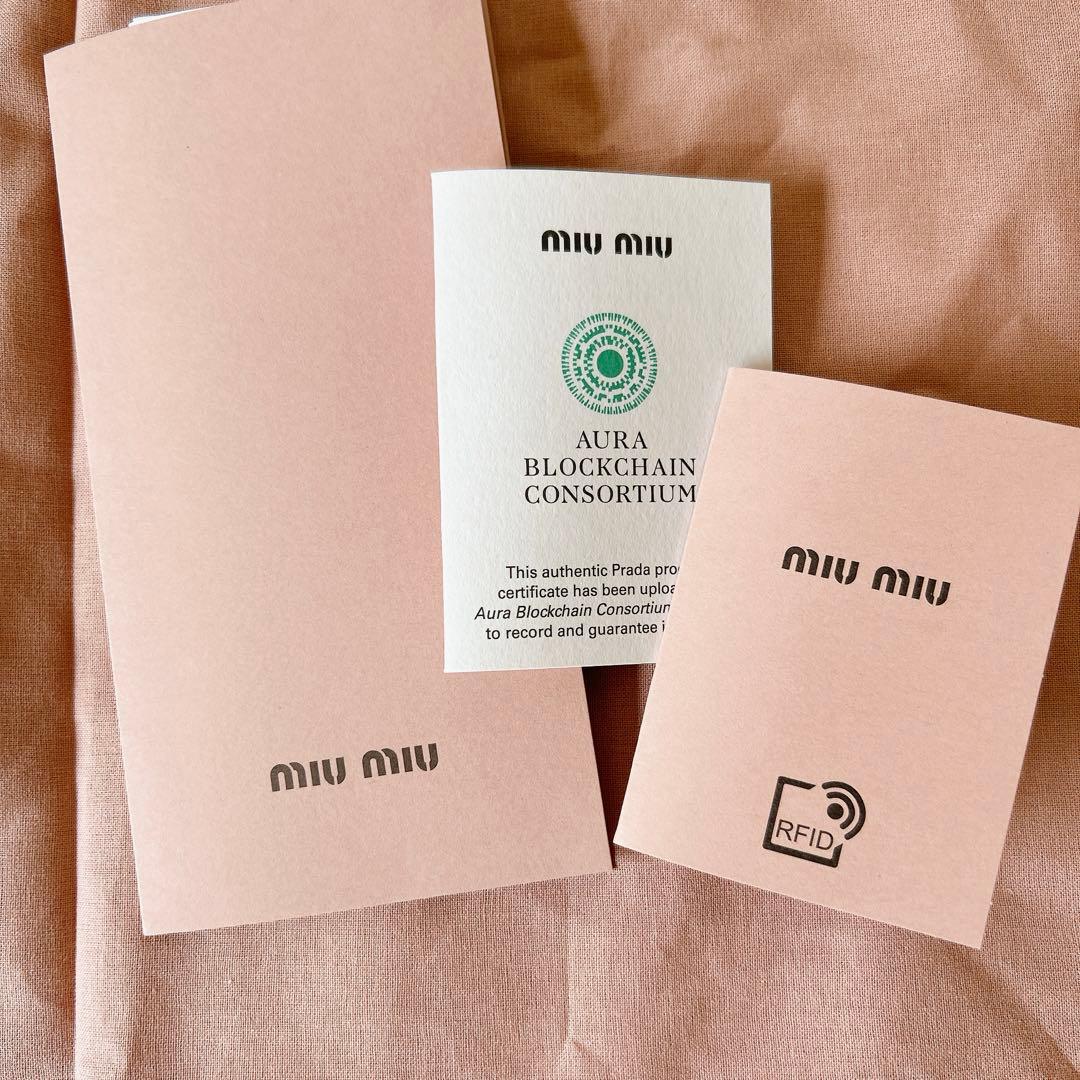 まえ ❣️miumiu 新作 ロゴ ドリルハット