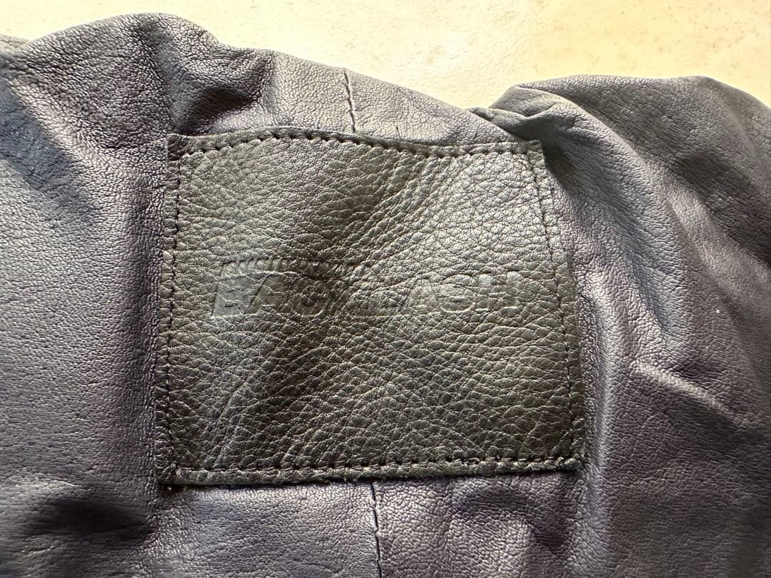 【値下げ】イサムカタヤマ　バックラッシュ　レザーマフラー　カンガルーレザー