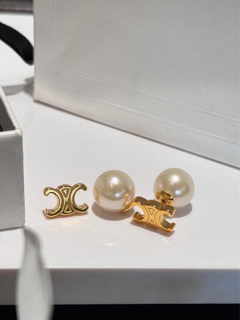 CELINE パールモチーフ ゴールドカラー ピアス