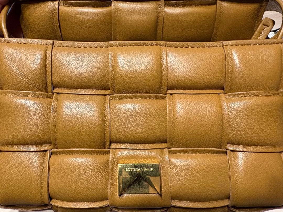 ★かたすちゃん★BOTTEGA VENETA パデットカセット　ショルダー