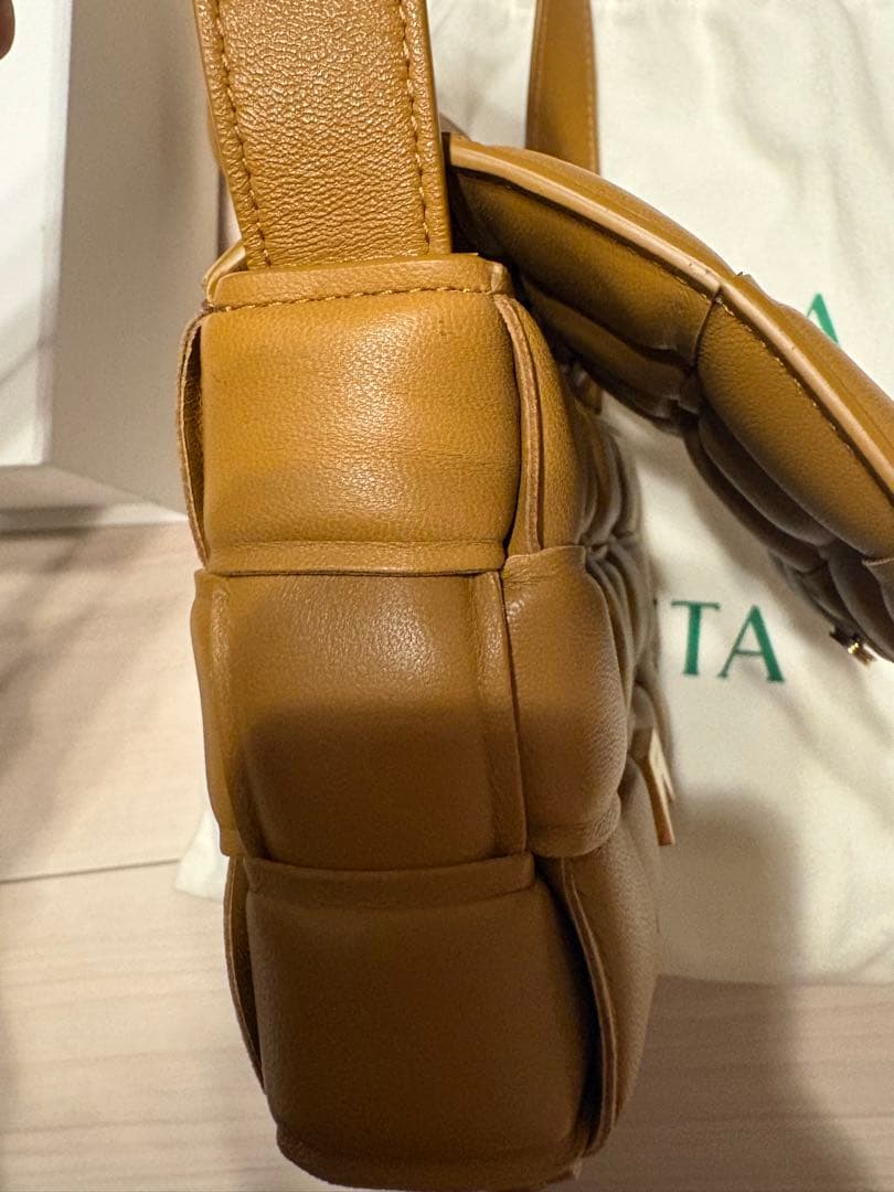 ★かたすちゃん★BOTTEGA VENETA パデットカセット　ショルダー