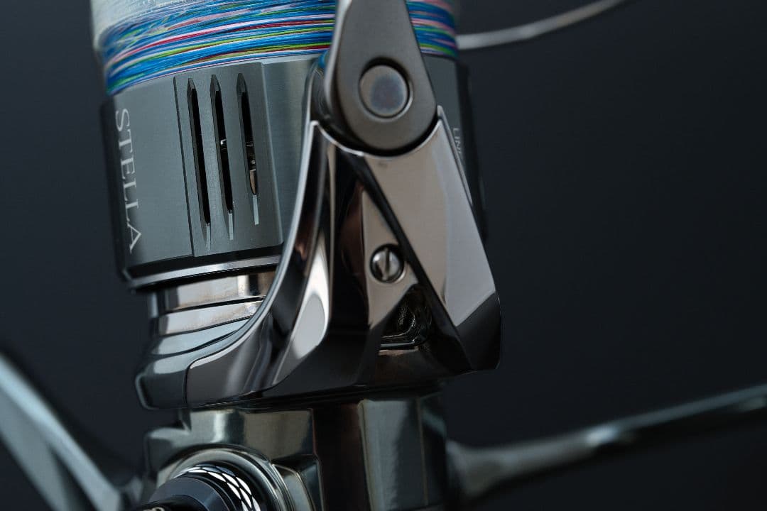 シマノ 22ステラ4000MHG ハンドルノブ、リールスタンド付き