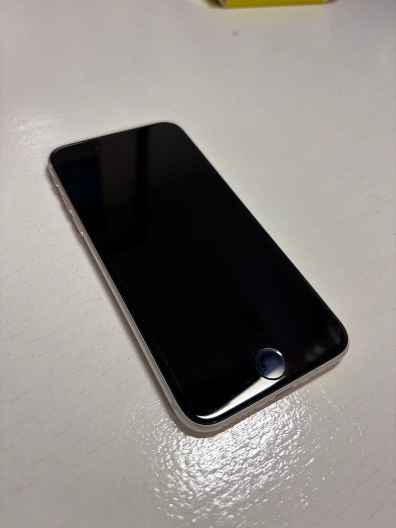 iPhone SE (第3世代) スターライト バッテリー87% 付属品付き