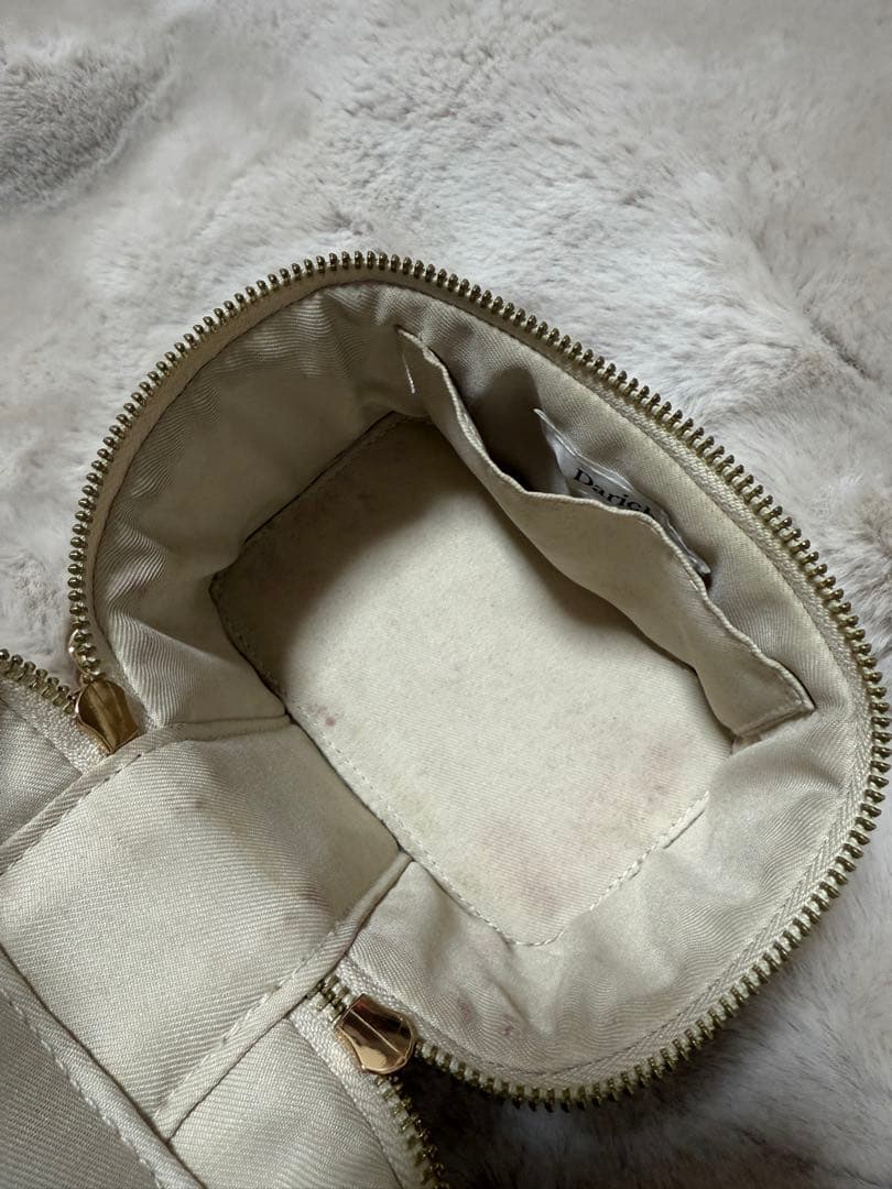 Darichダーリッチバニティキルティングパールスクエアミニバッグ