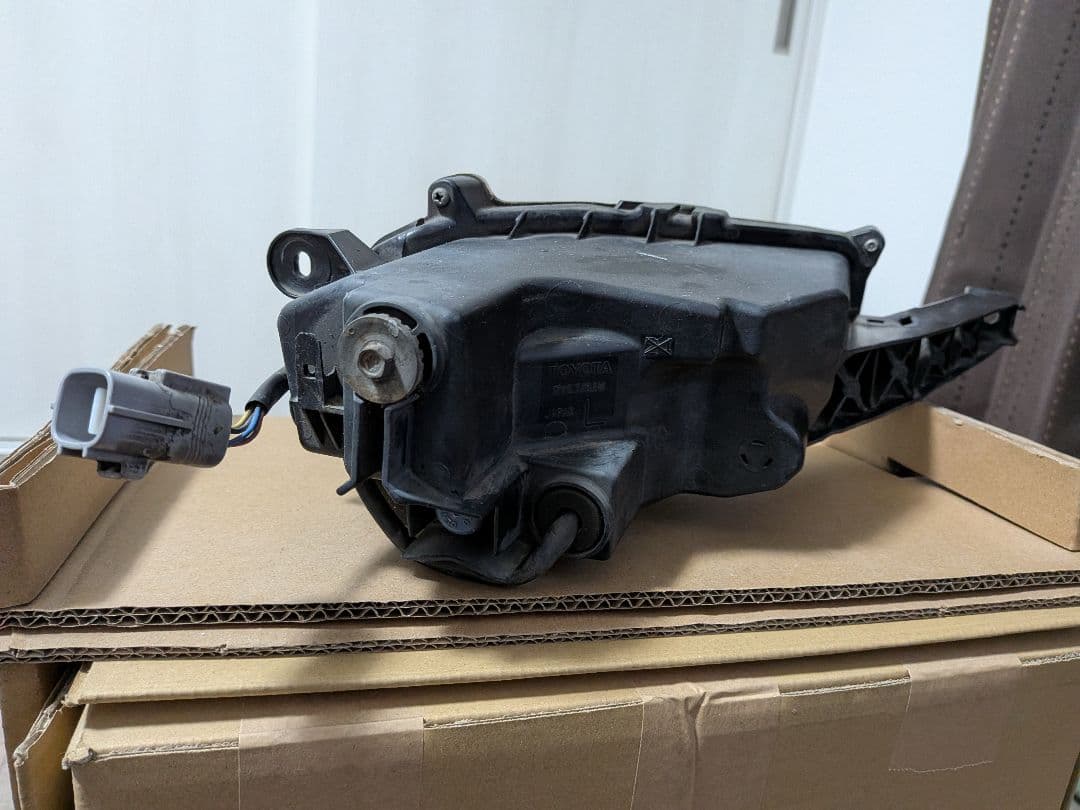 「販売先→メガネさる」10系レクサスNX前期　フォグランプ左右