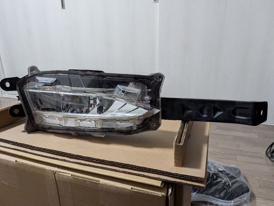 「販売先→メガネさる」10系レクサスNX前期　フォグランプ左右