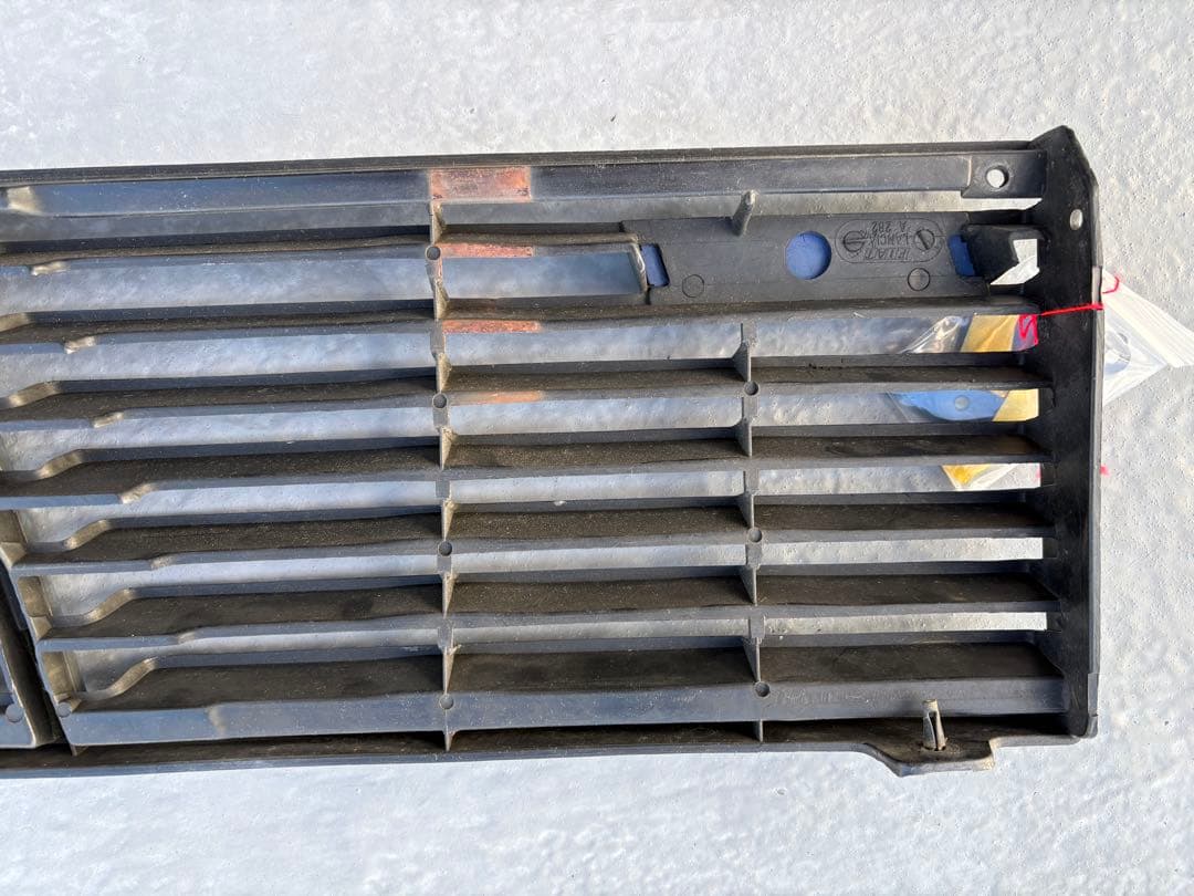 フィアットパンダ　141フロントグリル　前期　ステー付属　FIAT PANDA