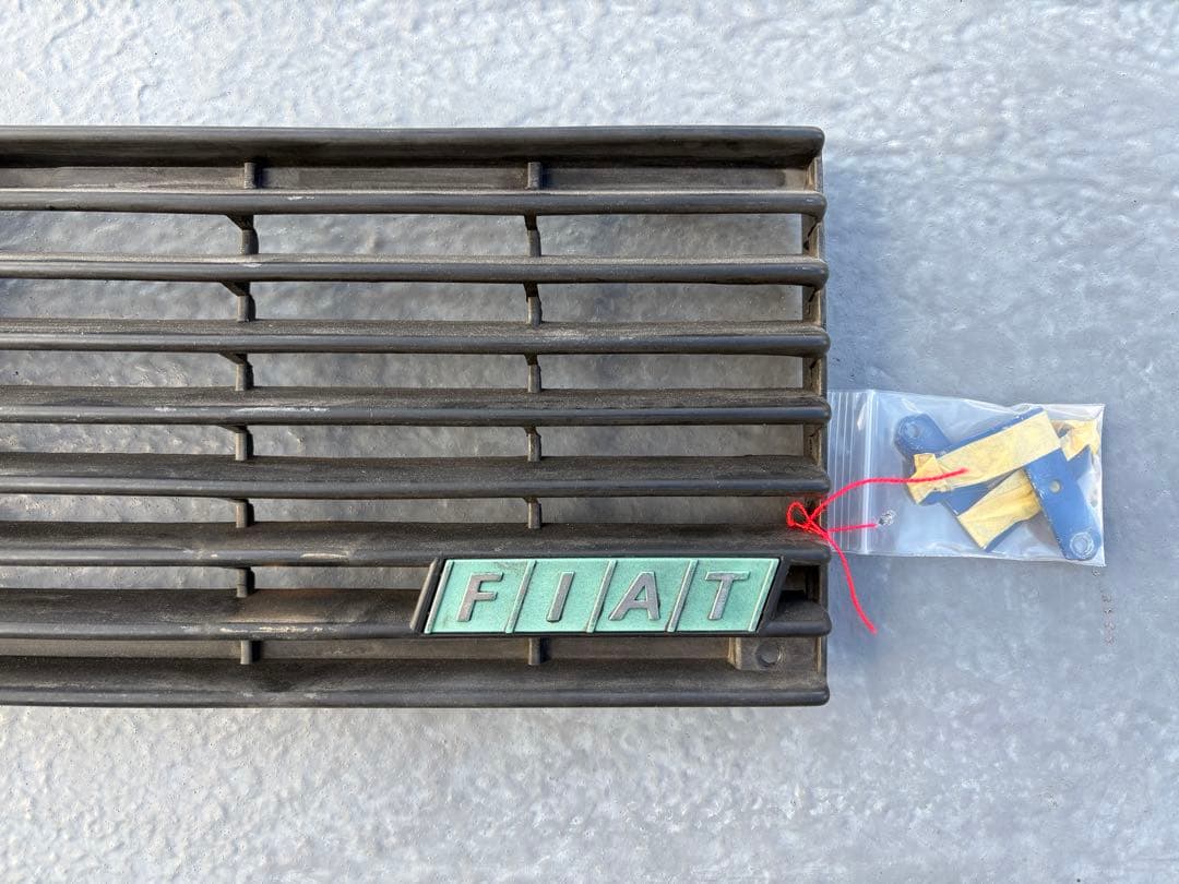 フィアットパンダ　141フロントグリル　前期　ステー付属　FIAT PANDA