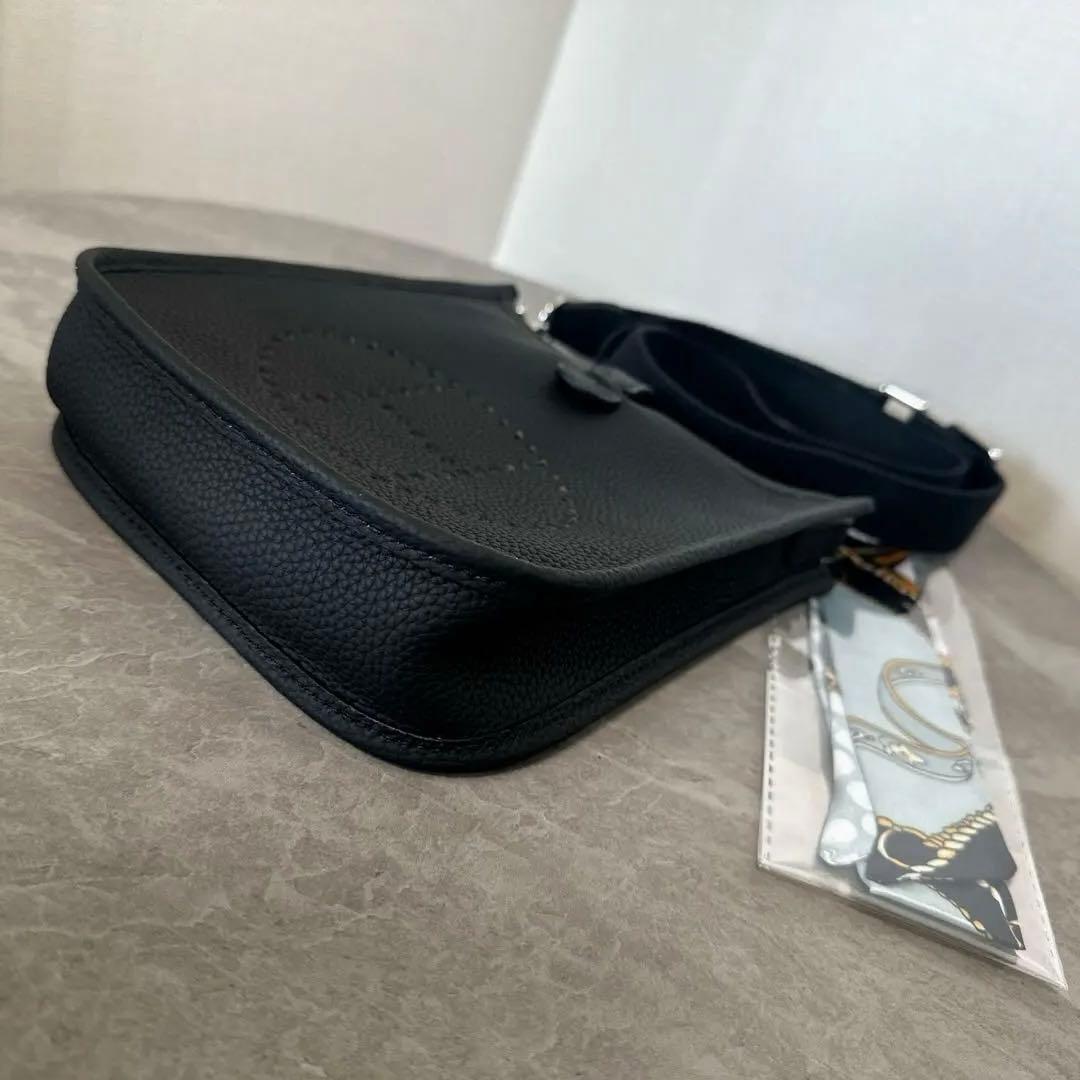 新品未使用 ショルダーバッグ ショルダーストラップ Hパンチング 高級革　黒