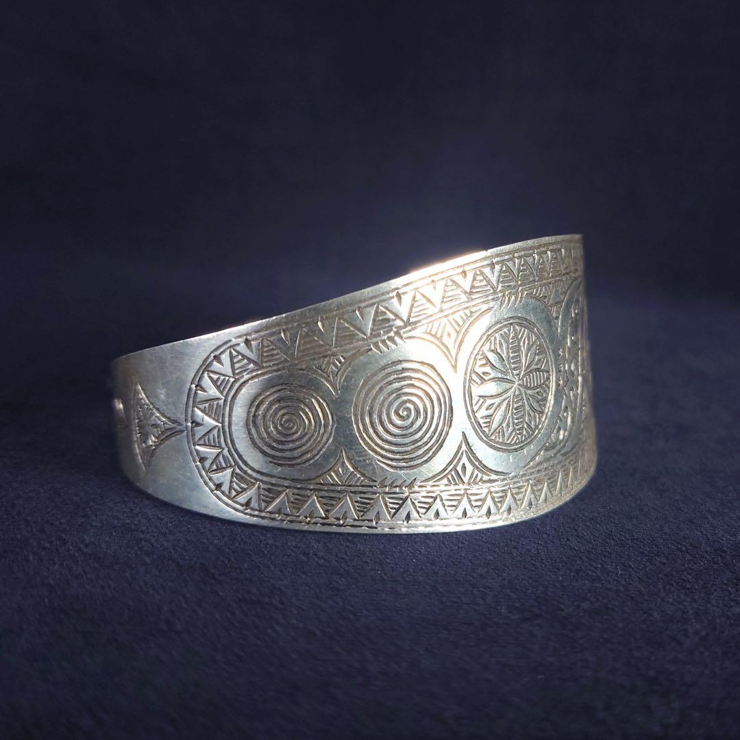 【モロッコ直輸入】トゥアレグ族　高純度シルバーバングル