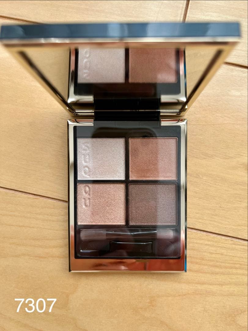 SUQQU シグニチャー カラー アイズ 15 凛覗