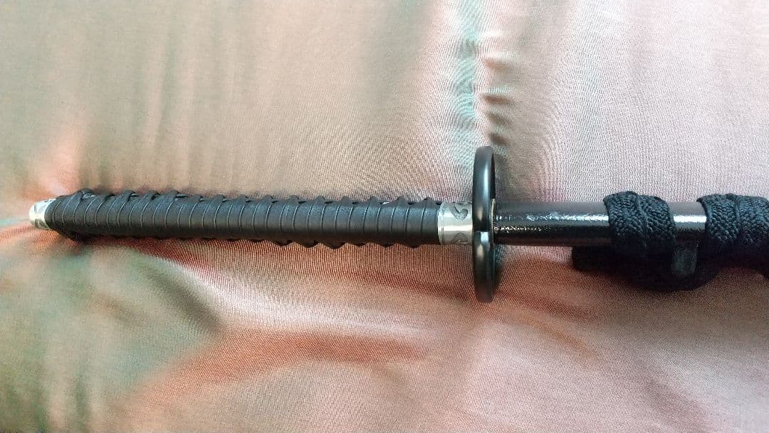 【二尺四寸一分】レザー風柄 居合刀 海鼠透かし鍔 模造刀 武具 拵え 日本刀