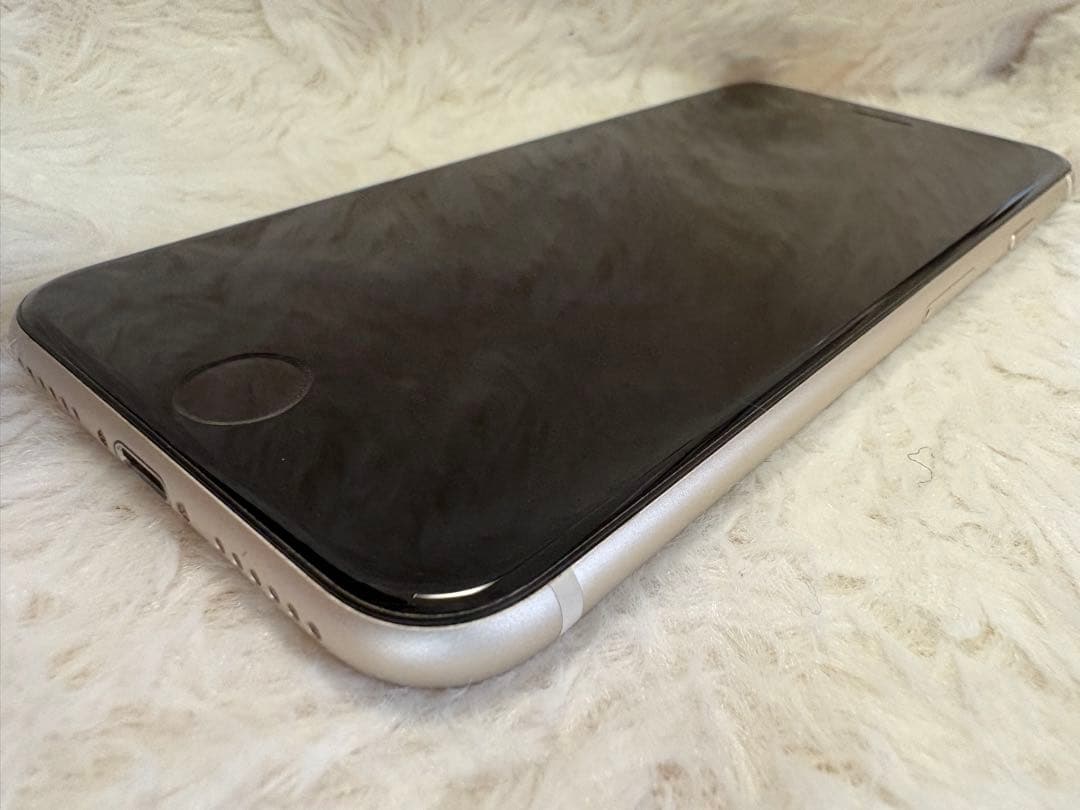 iPhone SE (第3世代) シルバー 本体 SIMフリー