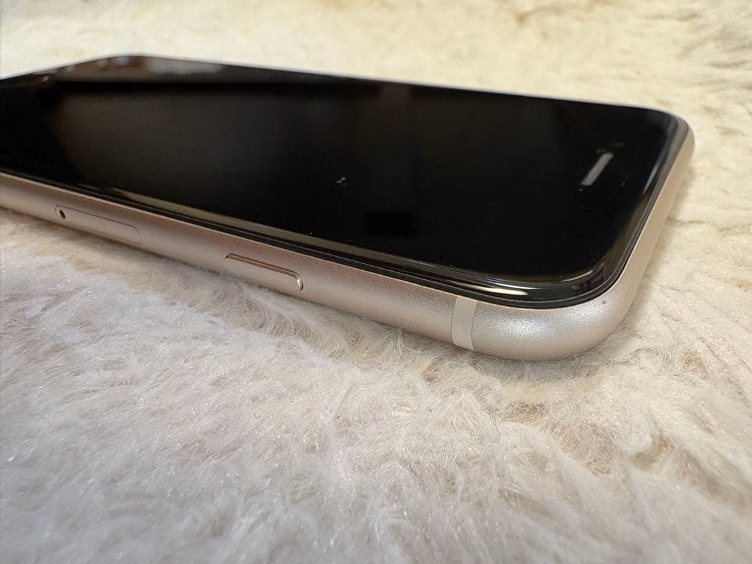 iPhone SE (第3世代) シルバー 本体 SIMフリー