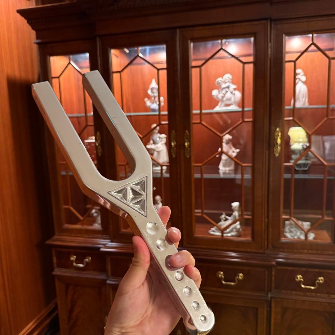 〈鈴様〉音叉　528 Hz 大型チューニングフォーク　ソルフェジオ周波数