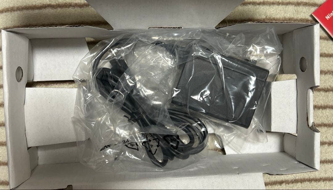 り*め様 【2025年製】【美品】【いいね少ない今が狙い目】SwitchLite