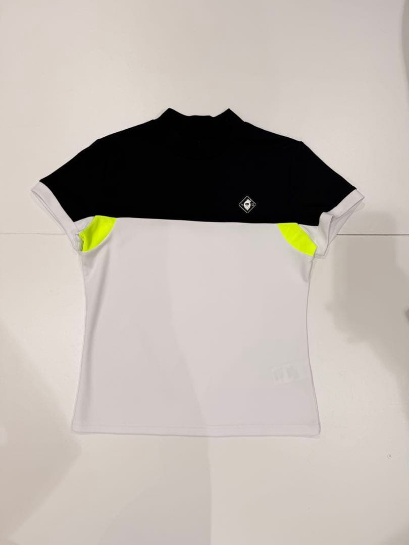 【新品】V12 レディース　半袖モックネック＆スカート　セットアップ　白M