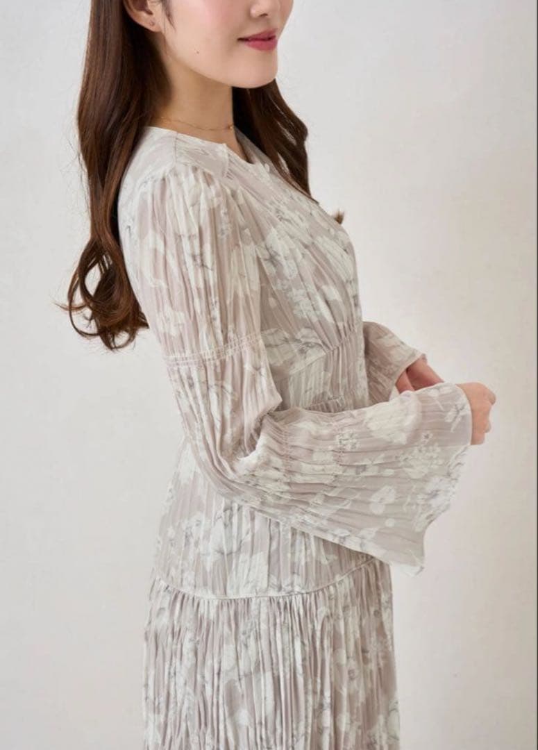 Her lip to　Floral Pleated Dress