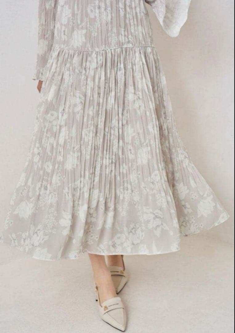 Her lip to　Floral Pleated Dress
