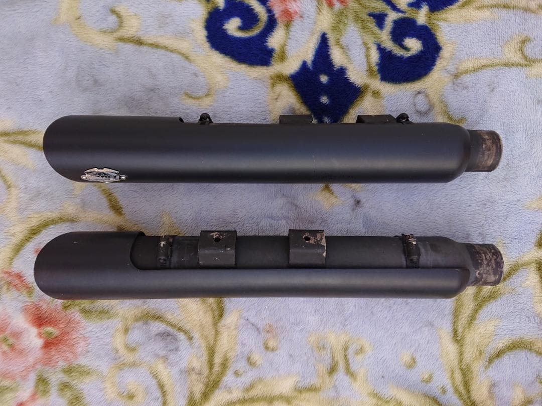 ハーレー　バンス＆ハインズ　ツインスラッシュ　スリップオン　マフラー