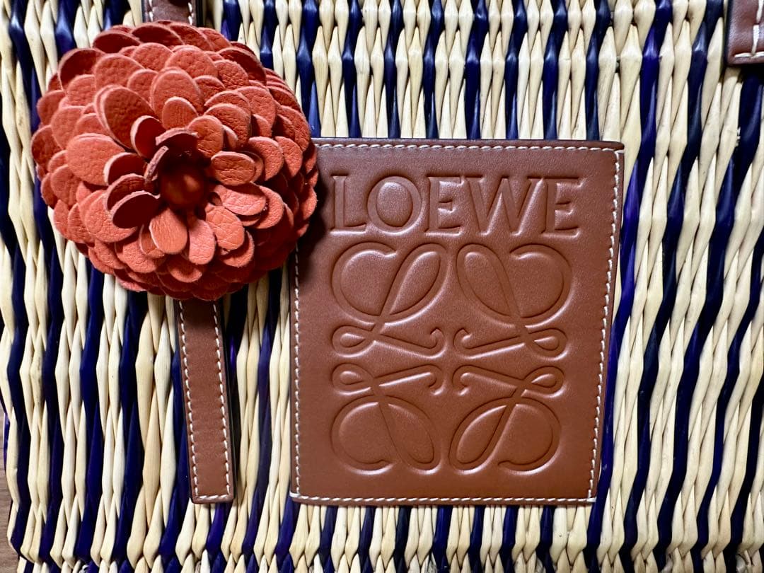 【最終値下げ/超美品/LOEWE】カゴバッグ フラワーチャーム付き