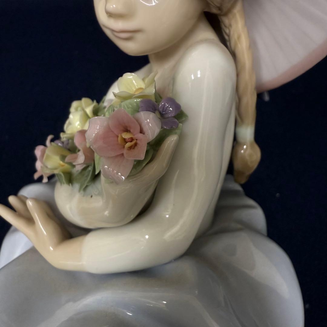 LLADRO リヤドロ 花の香りにつつまれて 5862 フィギュリン 陶器
