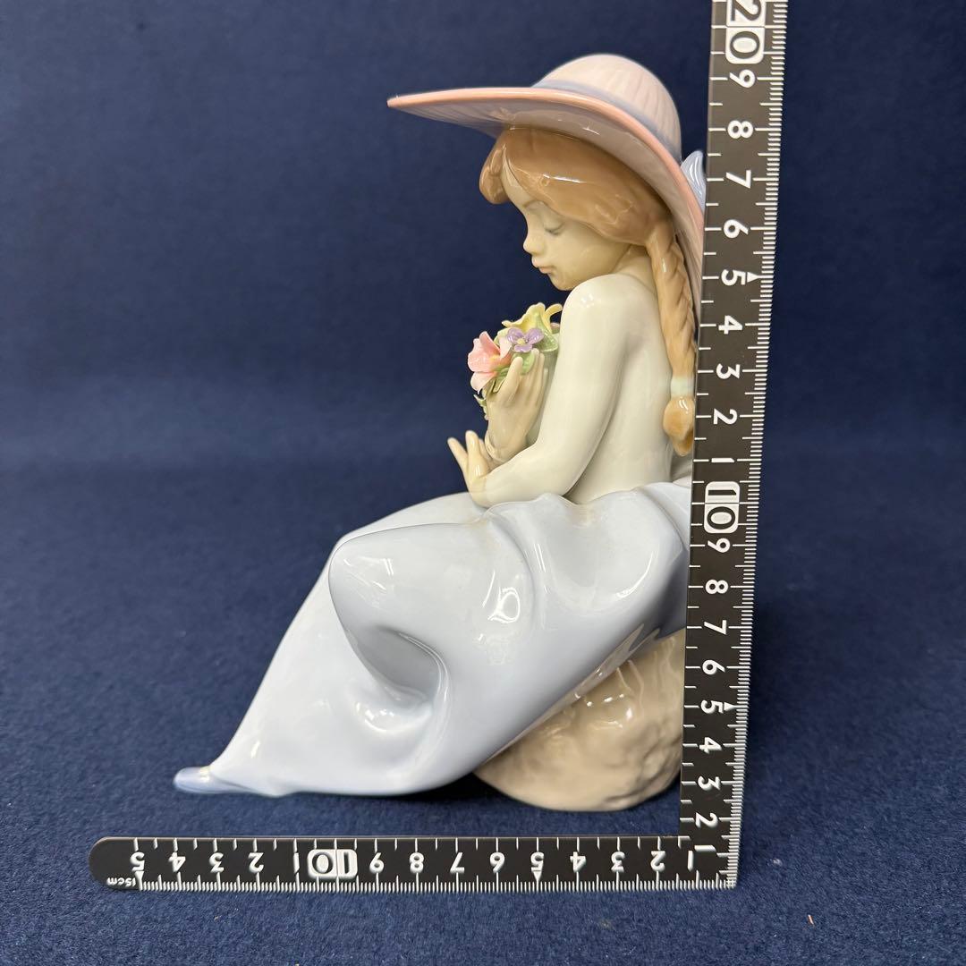 LLADRO リヤドロ 花の香りにつつまれて 5862 フィギュリン 陶器