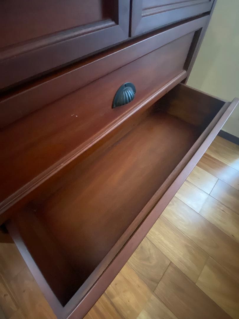 【送料込み】マホガニーのアンティーク調チェスト