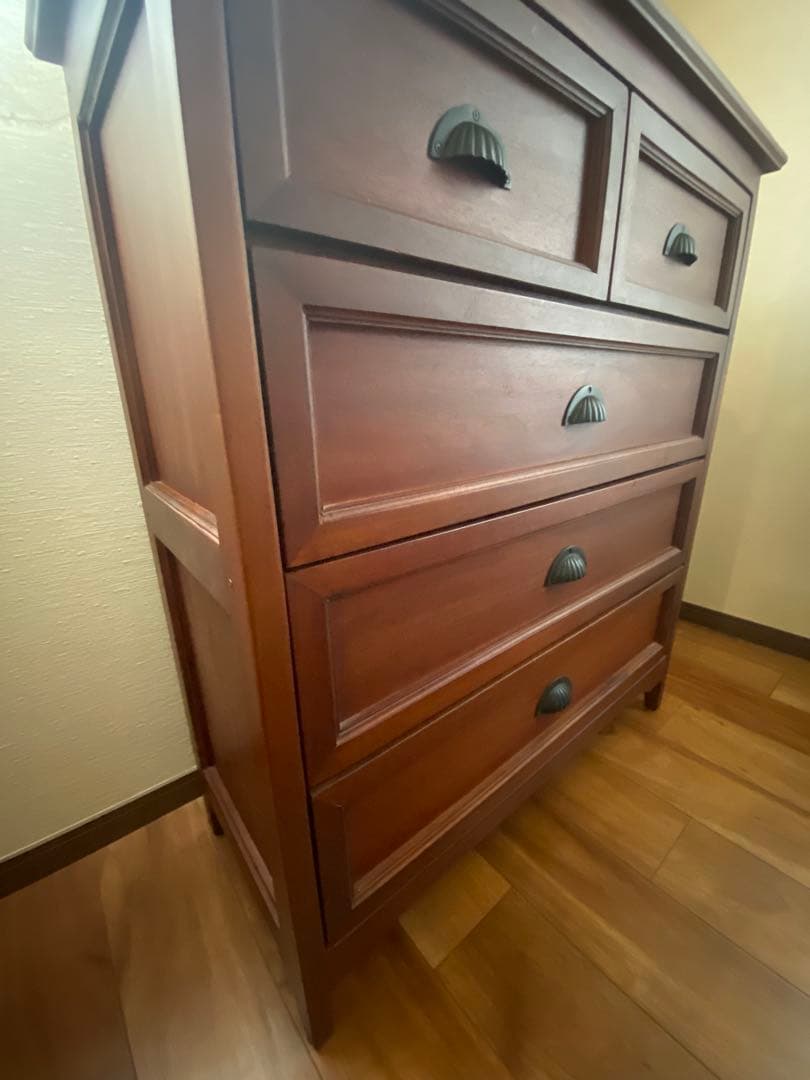 【送料込み】マホガニーのアンティーク調チェスト